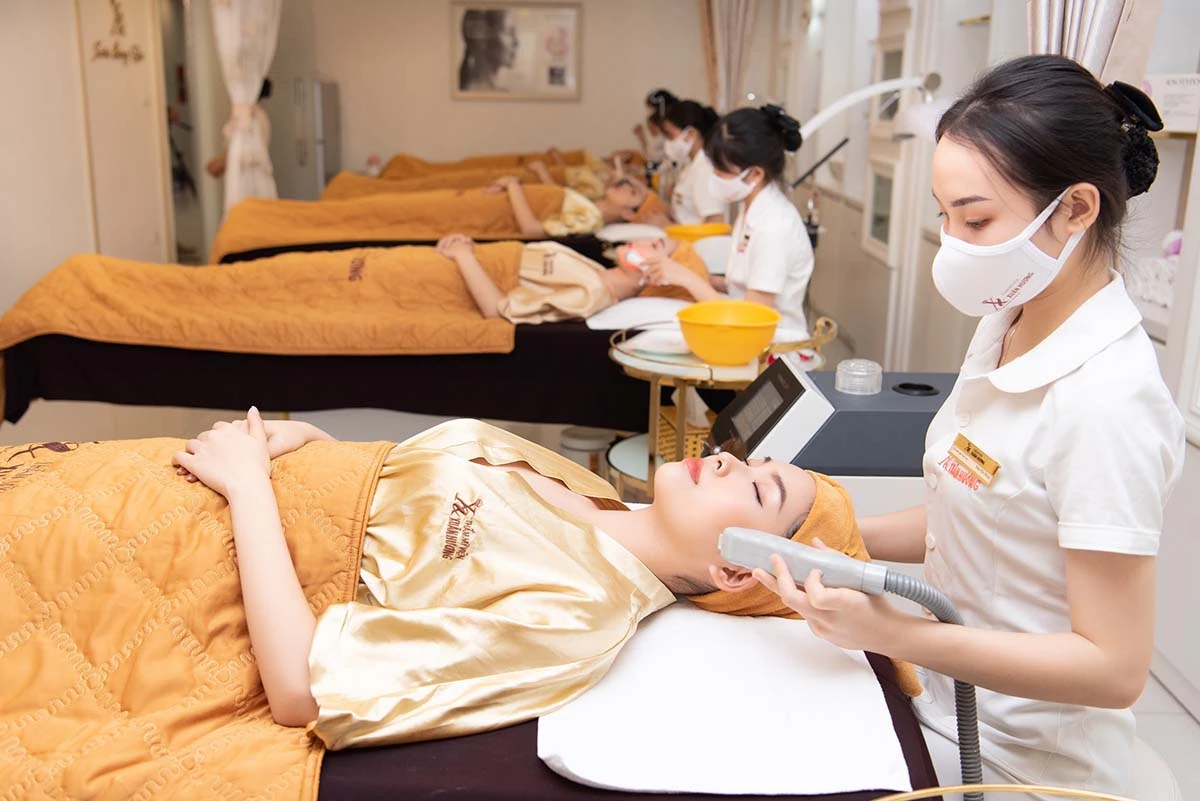 Thẩm mỹ viện Xuân Hương với dịch vụ trị mụn an toàn cho cả nam và nữ