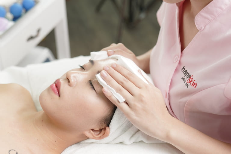 các phương ơphasp trị thâm mụn tại spa an toàn, uy tín