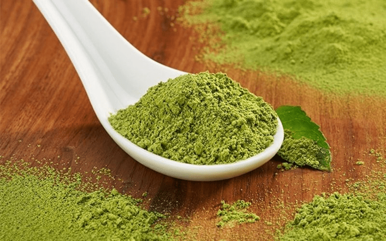cách trị mụn bằng bột trà xanh tại nhà
