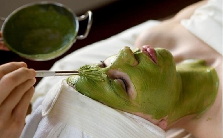 cách trị mụn bằng bột trà xanh 