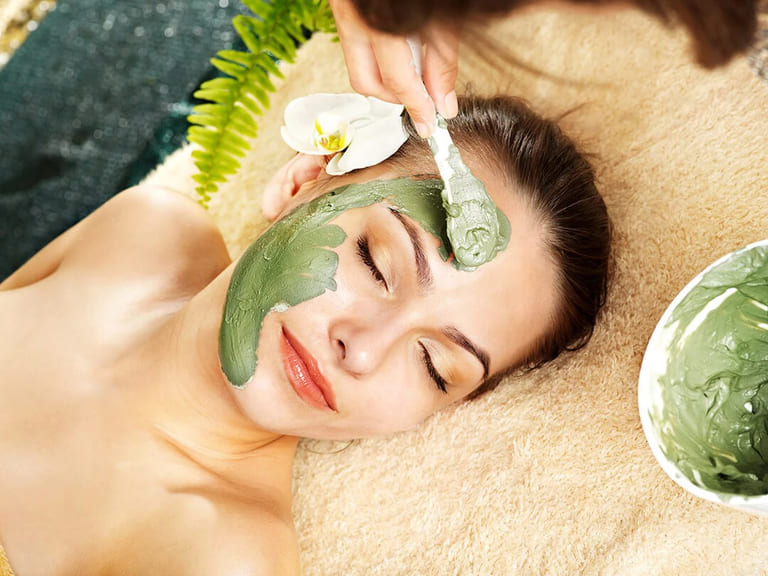 Cách Trị Mụn Bằng Bột Trà Xanh Hiệu Quả Cho Mọi Loại Da