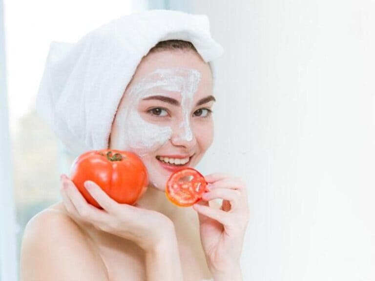 cách trị mụn tại nhà bằng cà chua