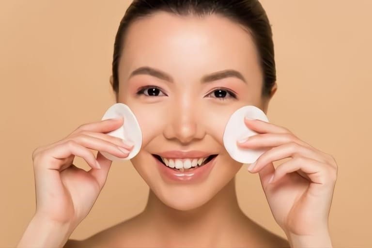 cách trị mụn bằng hồ nước
