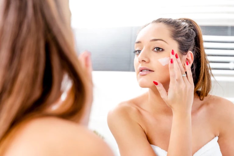 Cách trị mụn bằng kem đánh răng chất lượng