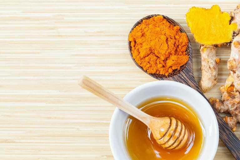 trị mụn bằng mật ong