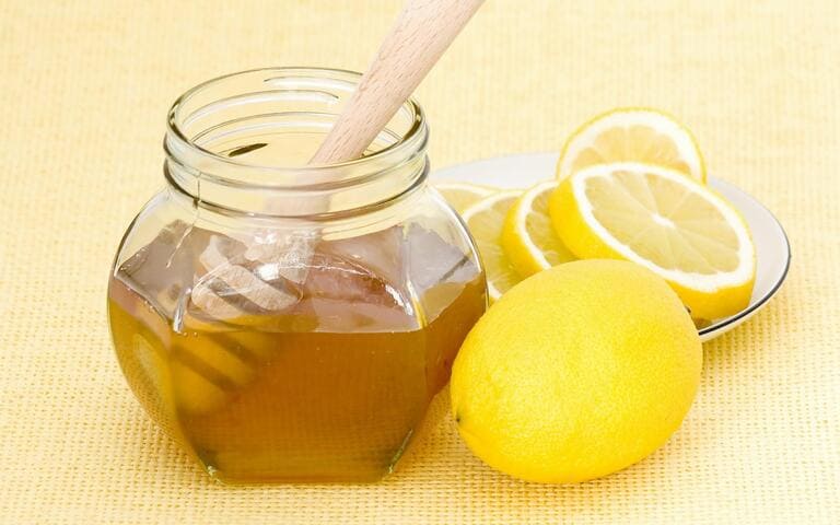 cách trị mụn bằng mật ong