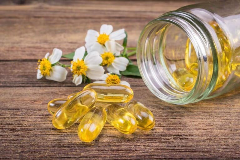 cách trị mụn bằng rau diếp cá 
