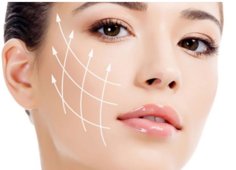 chườm đá Giúp cải thiện tính đàn hồi cho da