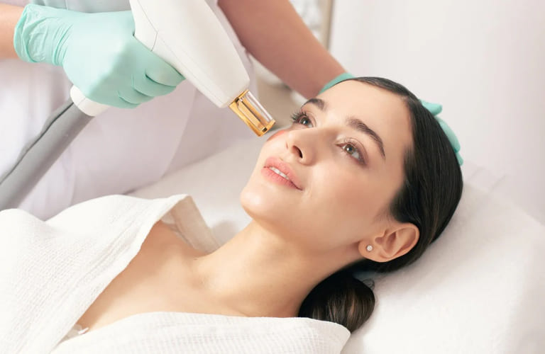 quy trình trị thâm mụn tại spa