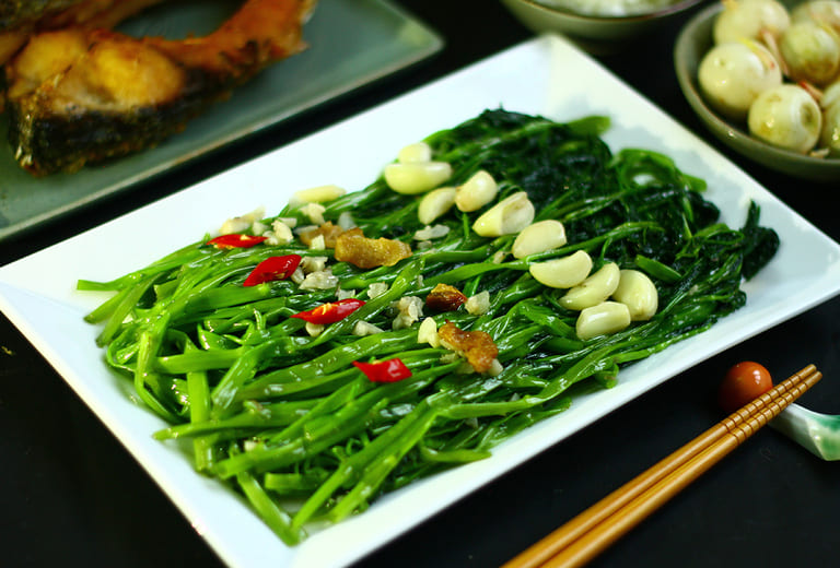 mới nặn mụn không nên ăn gì cho da đẹp